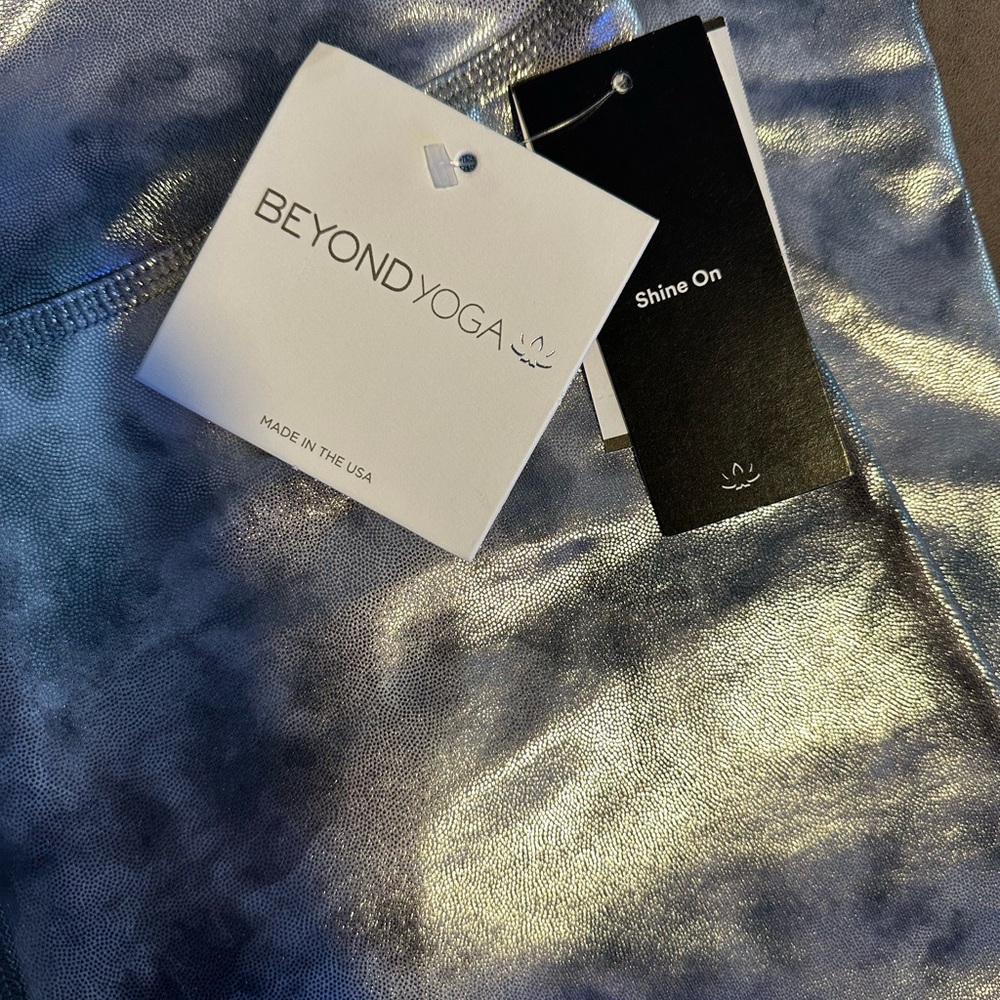 Beyond Yoga Metallic Silver Activewear Set NWT - Picture 8 of 9